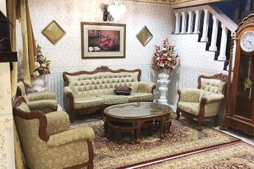 2 Sty [22'x75'] Renovated House Sale Bandar Sungai Long Taman Rakan 