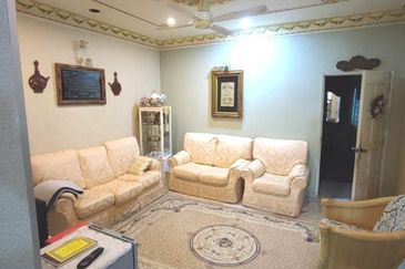 2 Sty [22'x75'] Renovated House Sale Bandar Sungai Long Taman Rakan 