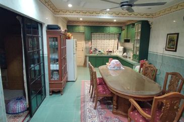 2 Sty [22'x75'] Renovated House Sale Bandar Sungai Long Taman Rakan 