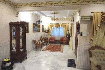 2 Sty [22'x75'] Renovated House Sale Bandar Sungai Long Taman Rakan 