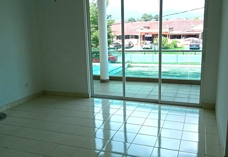 IMPIANA VILLA @TAMAN TUANKU JAAFAR