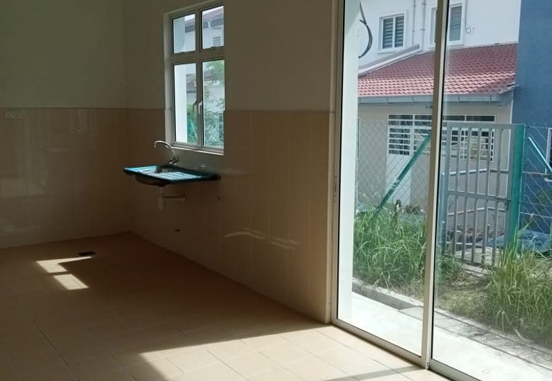 IMPIANA VILLA @TAMAN TUANKU JAAFAR