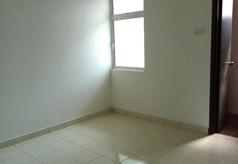 IMPIANA VILLA @TAMAN TUANKU JAAFAR