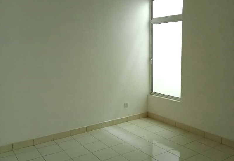 IMPIANA VILLA @TAMAN TUANKU JAAFAR