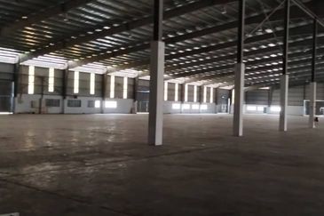 West Port, Pulau Indah