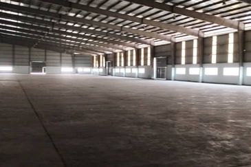 West Port, Pulau Indah