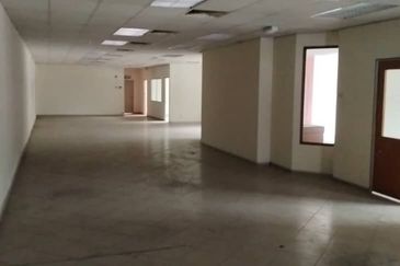 West Port, Pulau Indah