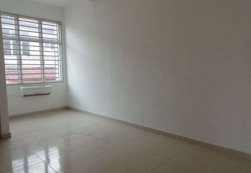 Taman Kiara Indah, Sikamat