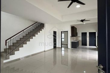 Albury 2, Taman Tasik Senangin