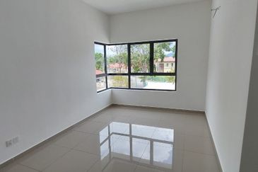 Albury 2, Taman Tasik Senangin