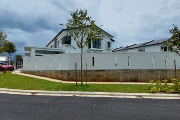 Albury 2, Taman Tasik Senangin