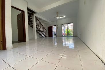 Taman Pinggiran Putra