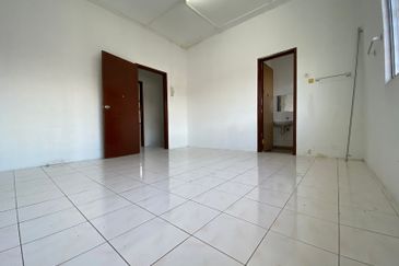 Taman Pinggiran Putra