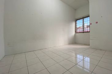 Taman Pinggiran Putra