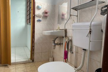 Taman Pinggiran Putra