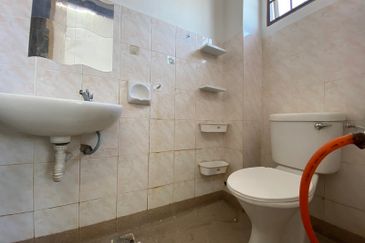 Taman Pinggiran Putra