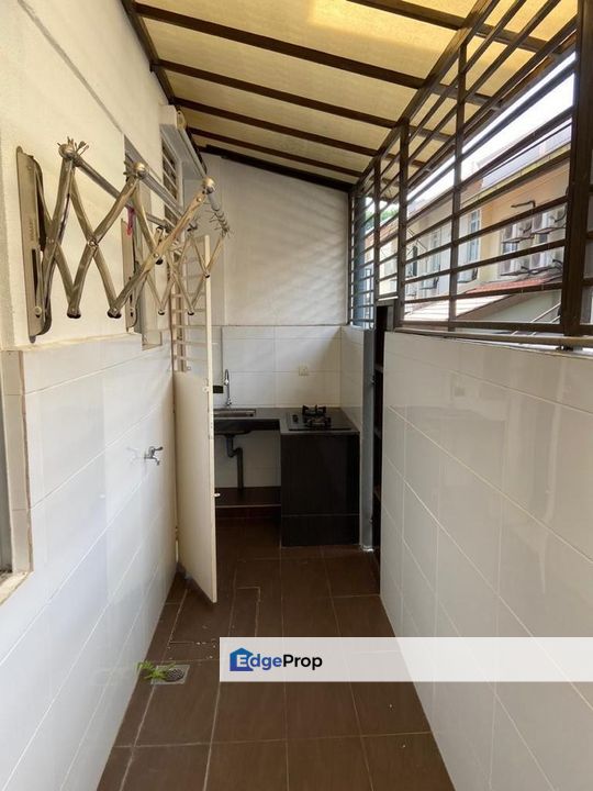 𝐑𝐞𝐧𝐨𝐯𝐚𝐭𝐞𝐝 𝟐 𝐒𝐭𝐨𝐫𝐞𝐲  𝐇𝐨𝐮𝐬𝐞 𝐈𝐧 𝐌𝐮𝐭𝐢𝐚𝐫𝐚 𝐈𝐧𝐝𝐚𝐡 𝐏𝐮𝐜𝐡𝐨𝐧𝐠 𝐅𝐨𝐫 𝐬𝐚𝐥𝐞, Selangor, Puchong South