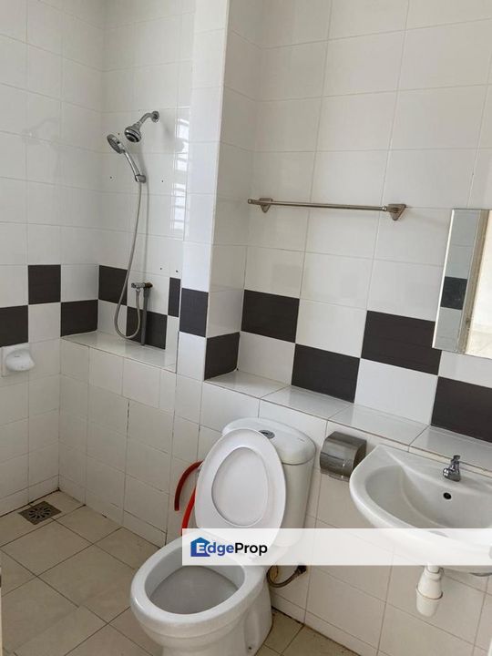 𝐑𝐞𝐧𝐨𝐯𝐚𝐭𝐞𝐝 𝟐 𝐒𝐭𝐨𝐫𝐞𝐲  𝐇𝐨𝐮𝐬𝐞 𝐈𝐧 𝐌𝐮𝐭𝐢𝐚𝐫𝐚 𝐈𝐧𝐝𝐚𝐡 𝐏𝐮𝐜𝐡𝐨𝐧𝐠 𝐅𝐨𝐫 𝐬𝐚𝐥𝐞, Selangor, Puchong South