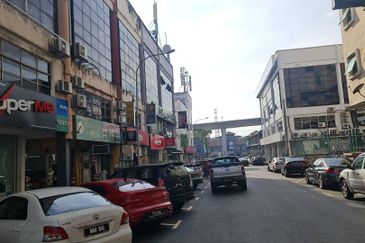 Jalan Kenari, Bandar Puchong Jaya