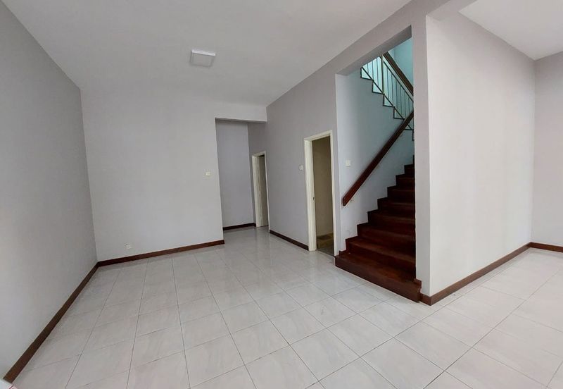 𝟐.𝟓 𝐒𝐭𝐨𝐫𝐞𝐲 𝐇𝐨𝐮𝐬𝐞 𝐢𝐧 𝐁𝐚𝐧𝐝𝐚𝐫 𝐏𝐮𝐭𝐞𝐫𝐢 , 𝐏𝐮𝐜𝐡𝐨𝐧𝐠 𝐅𝐨𝐫 𝐒𝐚𝐥𝐞