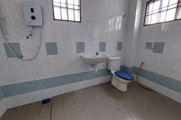 𝟐.𝟓 𝐒𝐭𝐨𝐫𝐞𝐲 𝐇𝐨𝐮𝐬𝐞 𝐢𝐧 𝐁𝐚𝐧𝐝𝐚𝐫 𝐏𝐮𝐭𝐞𝐫𝐢 , 𝐏𝐮𝐜𝐡𝐨𝐧𝐠 𝐅𝐨𝐫 𝐒𝐚𝐥𝐞