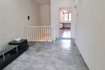 𝟐 𝐒𝐭𝐨𝐫𝐞𝐲 𝐇𝐨𝐮𝐬𝐞 𝐢𝐧 𝐁𝐚𝐧𝐝𝐚𝐫 𝐏𝐮𝐭𝐞𝐫𝐢 , 𝐏𝐮𝐜𝐡𝐨𝐧𝐠 𝐅𝐨𝐫 𝐒𝐚𝐥𝐞