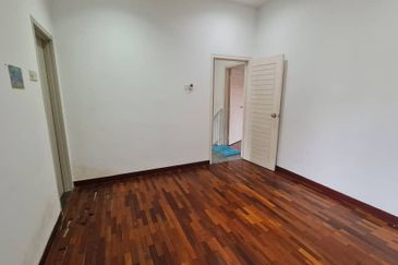 𝟐 𝐒𝐭𝐨𝐫𝐞𝐲 𝐇𝐨𝐮𝐬𝐞 𝐢𝐧 𝐁𝐚𝐧𝐝𝐚𝐫 𝐏𝐮𝐭𝐞𝐫𝐢 , 𝐏𝐮𝐜𝐡𝐨𝐧𝐠 𝐅𝐨𝐫 𝐒𝐚𝐥𝐞