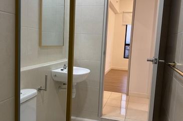 THE PULSE RESIDENCE & THE PULSE