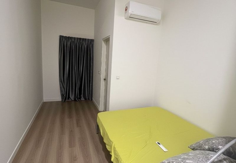 Monet Lily @ Sunsuria City