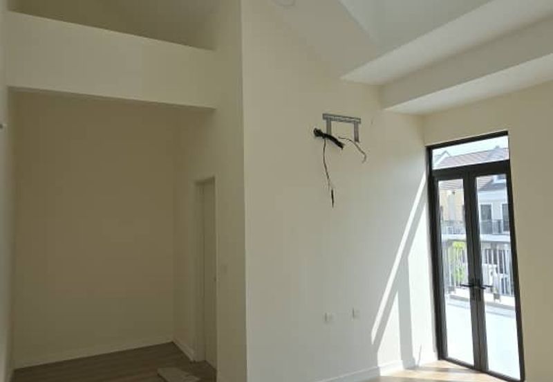 Monet Springtime @ Sunsuria City