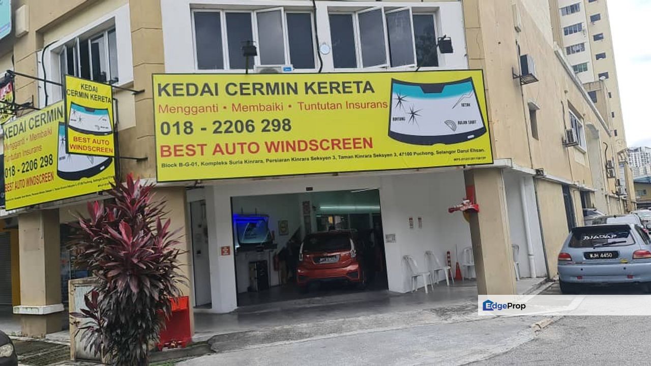 𝐂𝐨𝐫𝐧𝐞𝐫 𝐓𝐰𝐨 𝐒𝐭𝐨𝐫𝐞𝐲 𝐒𝐡𝐨𝐩𝐥𝐨𝐭  𝐈𝐧 𝐊𝐨𝐦𝐩𝐥𝐞𝐤𝐬 𝐒𝐮𝐫𝐢𝐚 𝐊𝐢𝐧𝐫𝐚𝐫𝐚, 𝐁𝐚𝐧𝐝𝐚𝐫 𝐊𝐢𝐧𝐫𝐚𝐫𝐚 𝐏𝐮𝐜𝐡𝐨𝐧𝐠 𝐅𝐨𝐫 𝐒, Selangor, Puchong