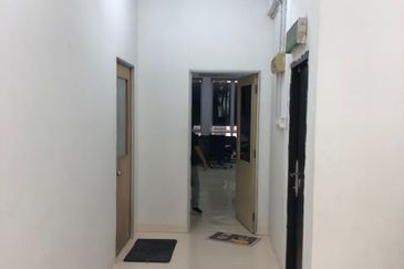 𝟐𝐧𝐝 𝐅𝐥𝐨𝐨𝐫 𝐒𝐡𝐨𝐩𝐥𝐨𝐭  𝐈𝐧 𝐁𝐚𝐧𝐝𝐚𝐫 𝐏𝐮𝐭𝐞𝐫𝐢 𝐏𝐮𝐜𝐡𝐨𝐧𝐠 𝐅𝐨𝐫 𝐑𝐞𝐧𝐭