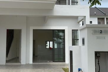 Monet Lily @ Sunsuria City