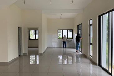 Monet Lily @ Sunsuria City