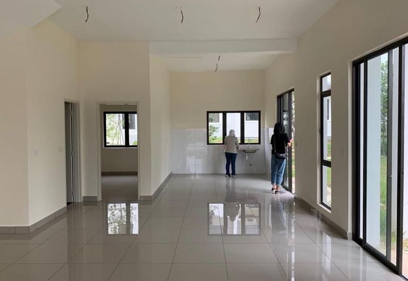 Monet Lily @ Sunsuria City