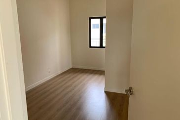 Monet Lily @ Sunsuria City