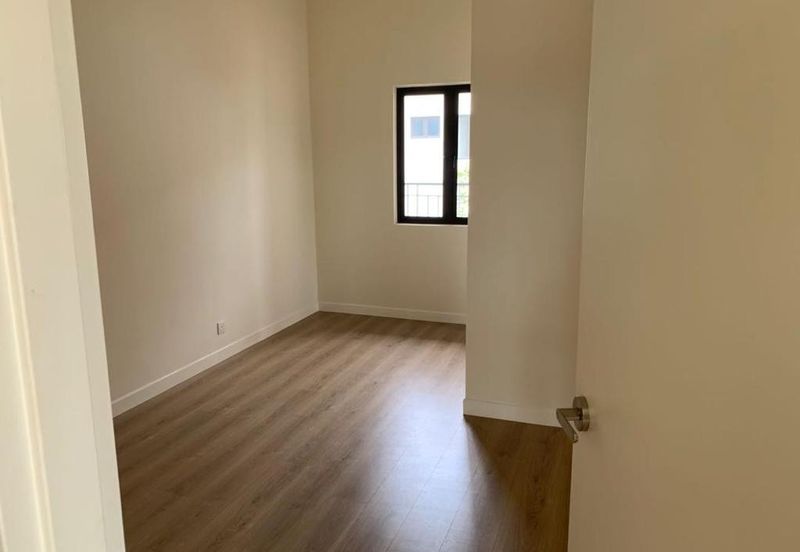 Monet Lily @ Sunsuria City