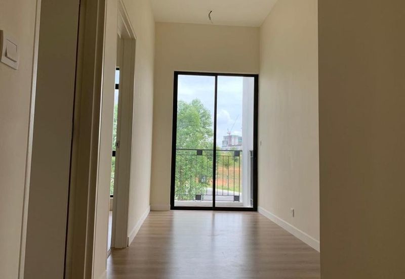 Monet Lily @ Sunsuria City