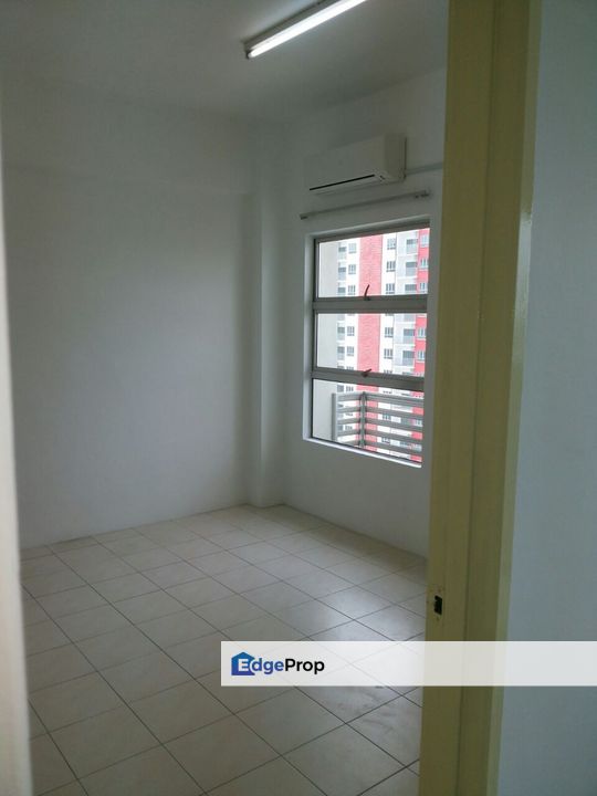 𝐓𝐡𝐞 𝐇𝐞𝐫𝐨𝐧 𝐑𝐞𝐬𝐢𝐝𝐞𝐧𝐜𝐲 , 𝐁𝐚𝐧𝐝𝐚𝐫 𝐁𝐮𝐤𝐢𝐭  𝐏𝐮𝐜𝐡𝐨𝐧𝐠 𝐟𝐨𝐫 𝐒𝐚𝐥𝐞, Selangor, Puchong