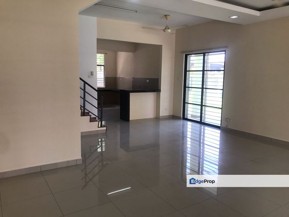 𝟐 𝐒𝐭𝐨𝐫𝐞𝐲 𝐒𝐞𝐦𝐢 𝐃𝐞𝐭𝐚𝐜𝐡𝐞𝐝  𝐇𝐨𝐮𝐬𝐞, 𝐢𝐧 𝐒𝐢𝐞𝐫𝐫𝐚 𝟖, 𝐏𝐮𝐜𝐡𝐨𝐧𝐠 𝐅𝐨𝐫 𝐫𝐞𝐧𝐭, Selangor, Puchong South