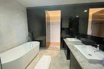 Face Platinum Suites