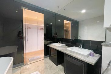 Face Platinum Suites