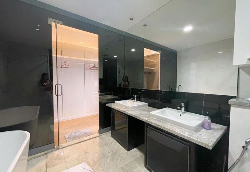 Face Platinum Suites