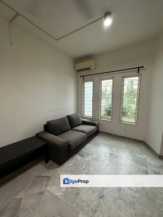 𝟐 𝐒𝐭𝐨𝐫𝐞𝐲 𝐇𝐨𝐮𝐬𝐞 𝐈𝐧 𝐔𝐒𝐉 𝟔, 𝐒𝐮𝐛𝐚𝐧𝐠 𝐟𝐨𝐫 𝐫𝐞𝐧𝐭, Selangor, USJ