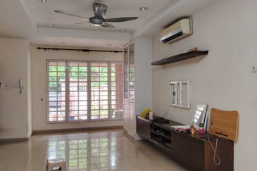 𝟐 𝐒𝐭𝐨𝐫𝐞𝐲 𝐂𝐨𝐫𝐧𝐞𝐫 𝐇𝐨𝐮𝐬𝐞 𝐈𝐧 𝐁𝐚𝐧𝐝𝐚𝐫 𝐏𝐮𝐭𝐞𝐫𝐢 𝟏𝟎 𝐟𝐨𝐫 𝐫𝐞𝐧𝐭