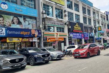 𝐆𝐫𝐨𝐮𝐧𝐝 𝐅𝐥𝐨𝐨𝐫 𝐒𝐡𝐨𝐩𝐥𝐨𝐭 , 𝐁𝐚𝐧𝐝𝐚𝐫 𝐏𝐮𝐭𝐞𝐫𝐢 𝐏𝐮𝐜𝐡𝐨𝐧𝐠 𝐟𝐨𝐫 𝐑𝐞𝐧𝐭