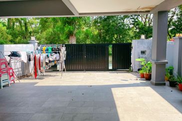 𝟐.𝟓 𝐒𝐭𝐨𝐫𝐞𝐲  𝐇𝐨𝐮𝐬𝐞 𝐈𝐧 𝐁𝐚𝐧𝐝𝐚𝐫 𝐏𝐮𝐭𝐞𝐫𝐢 𝟖, 𝐏𝐮𝐜𝐡𝐨𝐧𝐠 𝐟𝐨𝐫 𝐫𝐞𝐧𝐭