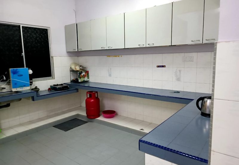 𝟐.𝟓 𝐒𝐭𝐨𝐫𝐞𝐲  𝐇𝐨𝐮𝐬𝐞 𝐈𝐧 𝐁𝐚𝐧𝐝𝐚𝐫 𝐏𝐮𝐭𝐞𝐫𝐢 𝟖, 𝐏𝐮𝐜𝐡𝐨𝐧𝐠 𝐟𝐨𝐫 𝐫𝐞𝐧𝐭