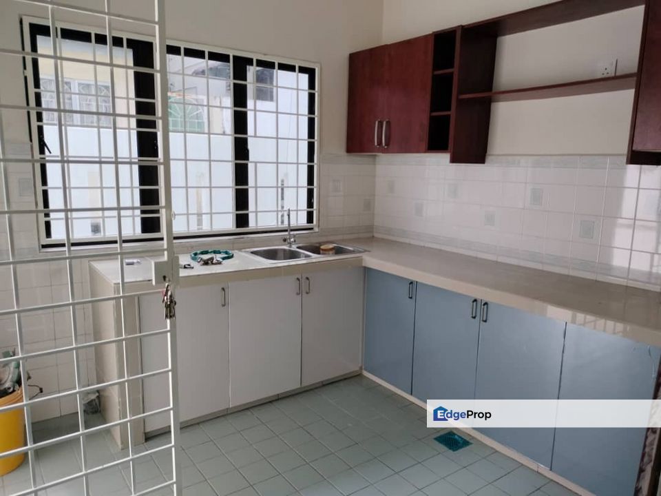 𝟐 𝐒𝐭𝐨𝐫𝐞𝐲 𝐇𝐨𝐮𝐬𝐞 𝐈𝐧 𝐁𝐚𝐧𝐝𝐚𝐫 𝐊𝐢𝐧𝐫𝐚𝐫𝐚 𝟒, 𝐏𝐮𝐜𝐡𝐨𝐧𝐠 𝐟𝐨𝐫 𝐫𝐞𝐧𝐭, Selangor, Bandar Kinrara Puchong