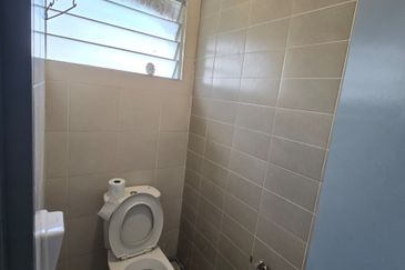 𝐒𝐡𝐨𝐩𝐥𝐨𝐭 𝐎𝐟𝐟𝐢𝐜𝐞 , 𝐁𝐚𝐧𝐝𝐚𝐫 𝐏𝐮𝐭𝐞𝐫𝐢 𝐏𝐮𝐜𝐡𝐨𝐧𝐠 𝐟𝐨𝐫 𝐑𝐞𝐧𝐭